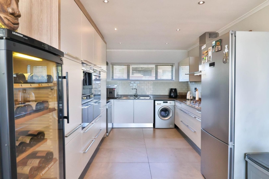 5 Bedroom Property for Sale in De Kelders Western Cape